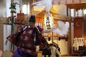 注連引き舞（しめひきまい）の画像